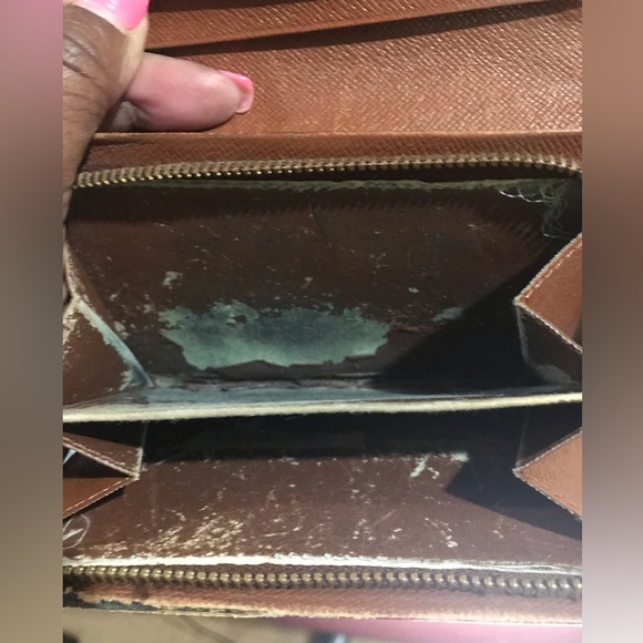 Louis Vuitton and Feragamo rehab wallet set - Picture 10 of 16